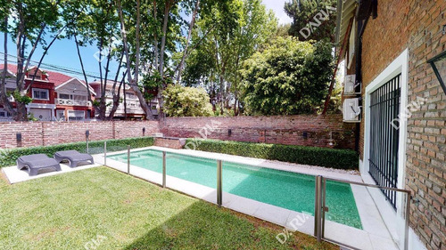 En Buena Zona Residencial, Chalet Totalmente Actualizado Con Lo Mejor, Jardin, Pileta.