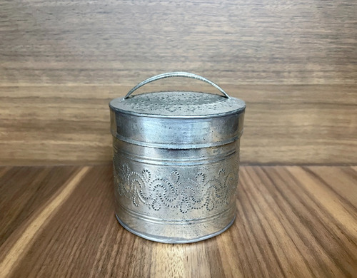 Antigua Lata Bote De Aluminio Grabada A Mano De 1970 (Usado)