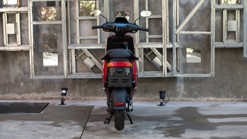 Imagen 12 de 15 de Moto Electrica Scooter Nuuv M+ Sport Bosch Litio Panasonic