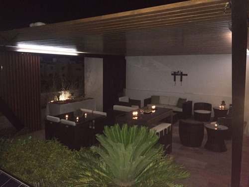 Residencia En Venta En Cumbres Del Lago, Juriquilla. Lago Saquila