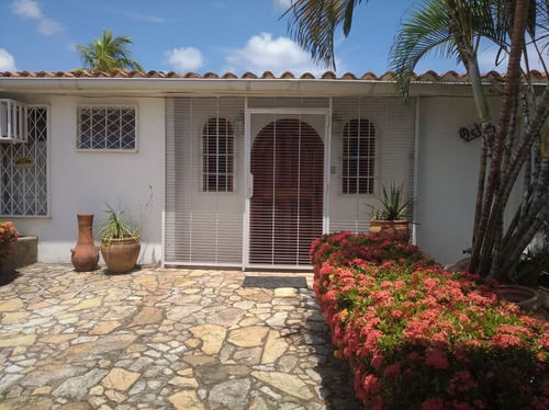 Imagen 2 de 13 de Casa En Jardín Levante Puerto Ordaz