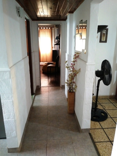Imagen 3 de 10 de Sin Expensas / 2 Dormitorios / Patio Y Balcón