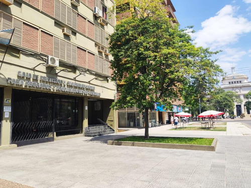 Imagen 2 de 10 de Oficina En Barrio Sur Zona Tribunales