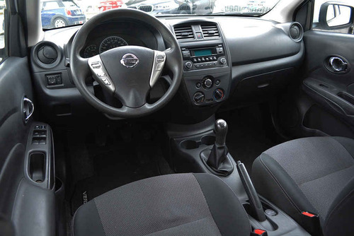 Imagen 10 de 13 de Nissan Versa 2016 4p Sense L4/1.6 Man