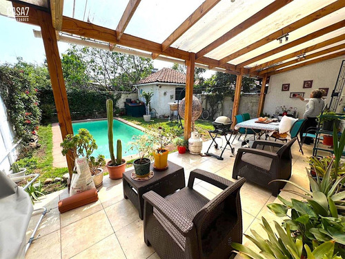 Casa En Venta De 3 Dorm. En Ñuñoa