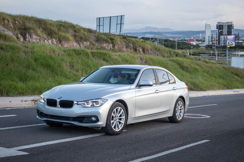 Imagen 1 de 15 de Bmw Serie 3 318 2018 Automático Plata, Como Nuevo
