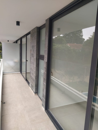 Imagen 21 de 24 de Apartamento En Venta De 2 Dormitorios C/ Cochera En Playa Mansa