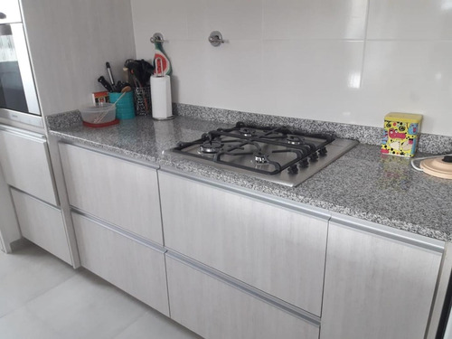 Imagen 10 de 15 de Se Vende Casa En B La Castellan 2 Dor
