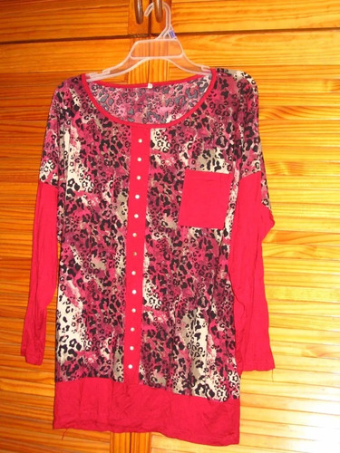 Blusa Remera Ml Seda Fria Cmbinada Animal Print Y Tachas