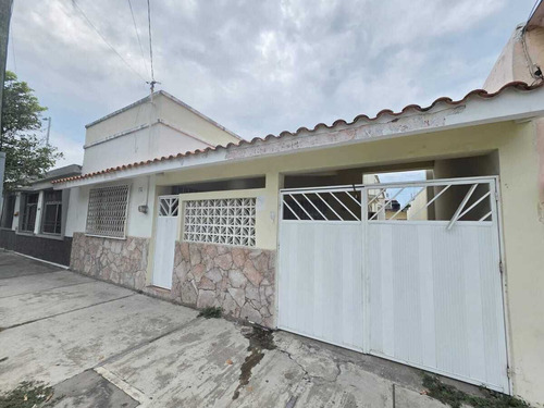 Casa En Venta De Un Nivel Col. Ignacio Zaragoza