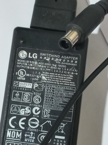 Cargador Original Para Monitores LG De 19v A 1.3a