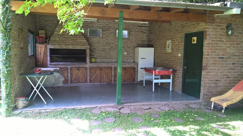 Imagen 4 de 13 de Casa Quinta En Glew, Amplio Parque