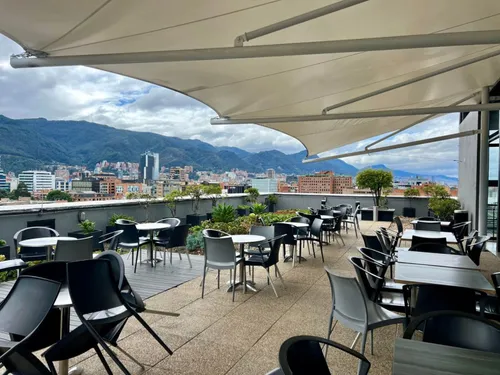 Oficina En Arriendo/venta En Santa Bibiana. Cod A21886