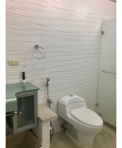 En Venta Casa 680m2 6h/6b/11p Cerro Verde 6194