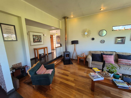 Casa En Venta De 6 Dorm. En Pelarco