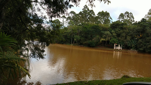 Terreno Condomínio Fechado Onde Você Pode Sentir O Ar Puro E Ter Toda A Tranquilidade De Morar Em Um Ambiente Recluso, Você Consegue Chegar Ao Centro Da Cidade E Se Mantém Perto De Tudo Que Precisa.