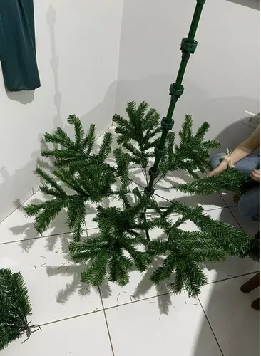 Árvore De Natal Verde Luxo 1,80m C/834 Galhos