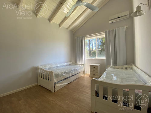 Casa - La Arbolada - En Barrio Priado -punta Del Este
