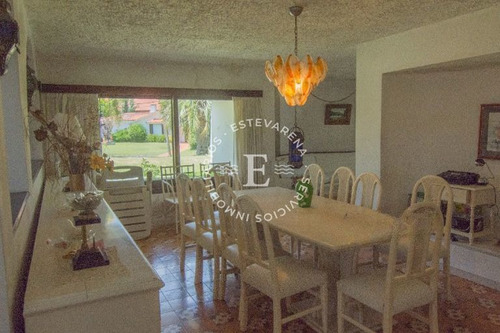 Imagen 16 de 22 de Casa En Venta De 4 Dormitorios En Playa Mansa (ref: Est-534)