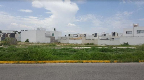Terreno Comercial En Venta En Pirámides Sobre Avenida Principal