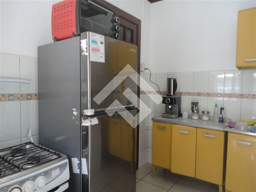 Casa En Venta De 4 Dorm. En Ñuñoa