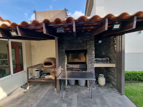 Casa En Venta O Renta En El Mesón, Calimaya 4 Recamaras 520 M2 Construccion
