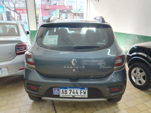 Imagen 6 de 12 de Renault Sandero Steway Dinamique 2017