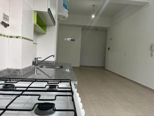Venta Caseros Amplio Monoambiente Bajas Expensas