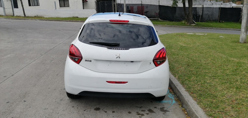 Peugeot 208 1.2 Puretech Francés!!