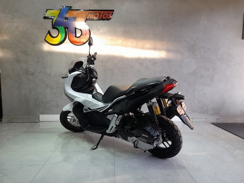 Imagem 6 de 18 de Honda Adv