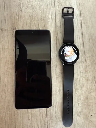 Celular Samsung Galaxy A71 Más Reloj Samsung Galaxy Watch 4 (Usado)