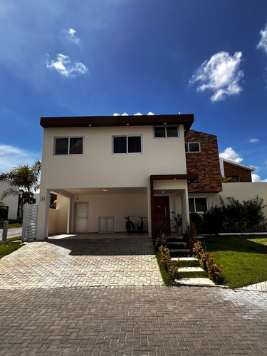 Casa En Venta En Ciudad Modelo Santo Domingo Norte 