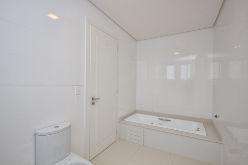 Imagem 19 de 20 de Apartamento De Alto Padrão No Centro De Joinville | 253 M2 Privativos | 04 Suítes | 03 Vagas - 1dce43 - 31949005