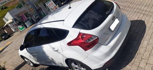 Imagem 3 de 6 de Ford Focus 2015 1.6 Se Flex Aut. 5p