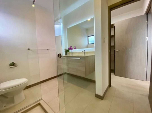Imagen 12 de 16 de Moderna Residencia En Escazú