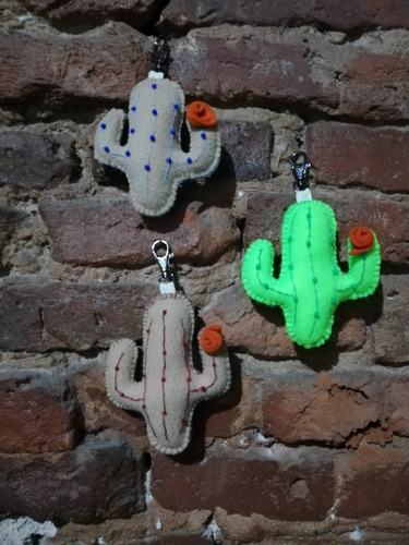Souvenir Llavero Cactus De Tela- Pack X 3