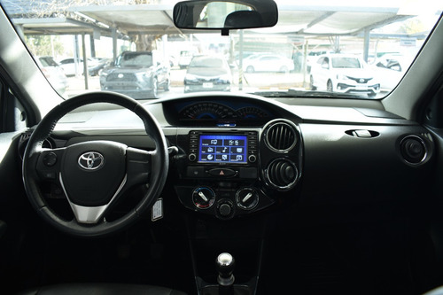 Toyota Etios Platiniun 5 Ptas Mt - Nafta - 2016