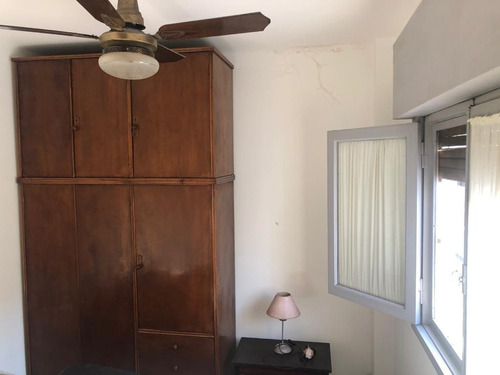 Imagen 13 de 23 de Chalet 4 Ambientes Con Dependencia De Servicio .