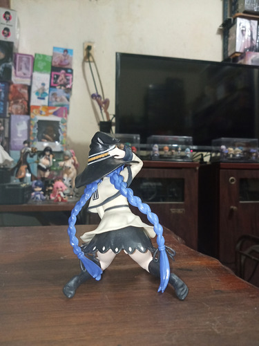 Figura Roxy Migurdia Mushoku Tensei Rodillas
