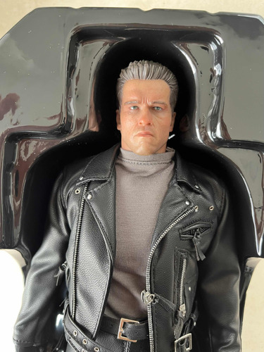 Imagen 4 de 4 de Terminator Future Warrior 1/6 Present Toys No Hot Toys Fpx