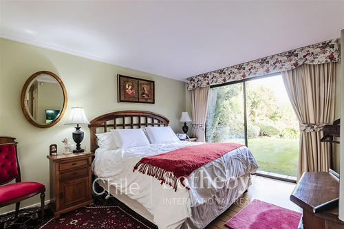 Casa En Venta De 5 Dorm. En Lo Barnechea
