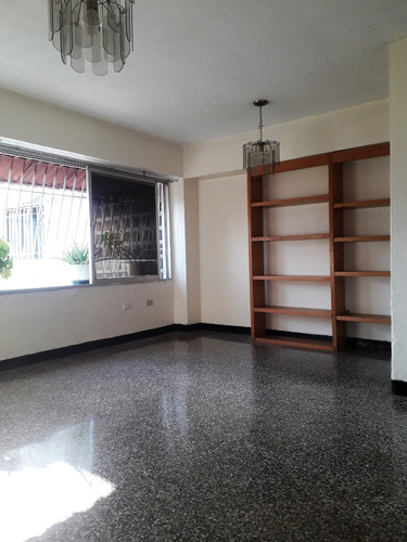 Se Vende Apto En Caricuao 67,68m2 - 3h/1b