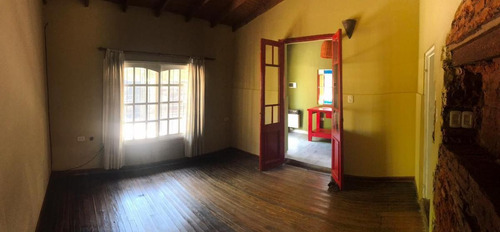 Imagen 3 de 13 de Casa Con Jardin Y Pileta - Bella Vista