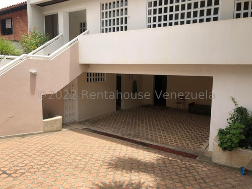 Casa En Venta En El Cafetal Abm