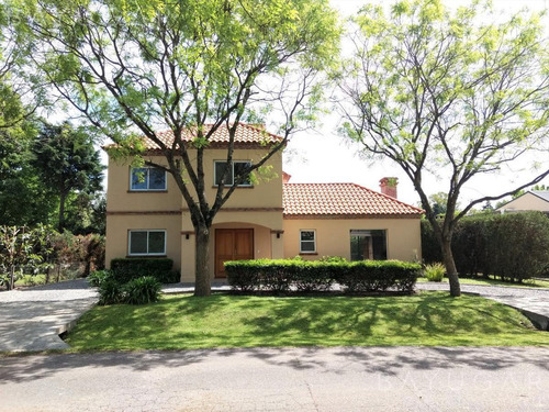 Imagen 2 de 20 de Venta - Oportunidad!- Sólida Y Excelente Casa En Sausalito - Bayugar Negocios Inmobiliarios