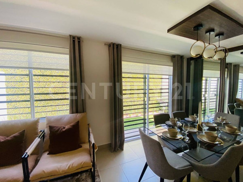 Pre Venta De Casa En Area De Cumbres En Fraccionamiento Privado