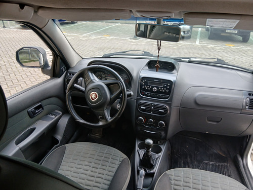 Fiat Strada 1.8 16v Adventure Cab. Dupla Flex 3p