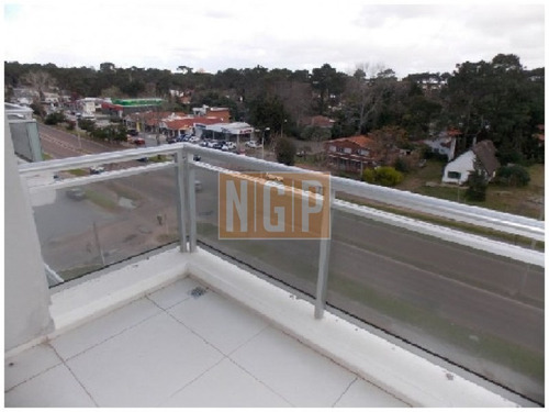 Divino Con Servicios Piso Alto -ref:9057
