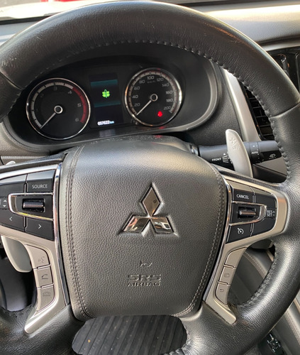 Mitsubishi L200 2.4 Triton Sport Hpe Cab. Dupla 4x4 Aut. 4p 6 marchas