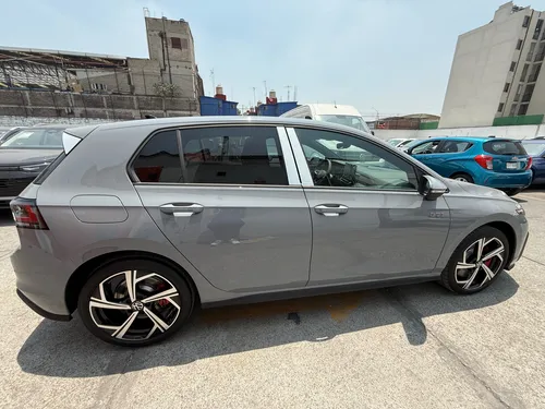 Volkswagen Golf GTI 2.0L Turbo 261HP DSG7 vel
